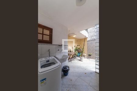 Casa à venda com 174m², 3 quartos e 2 vagas Casa à venda com 174m², 3 quartos e 2 vagasÁrea de Serviço