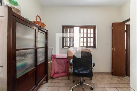 Casa à venda com 174m², 3 quartos e 2 vagas Casa à venda com 174m², 3 quartos e 2 vagasEscritório