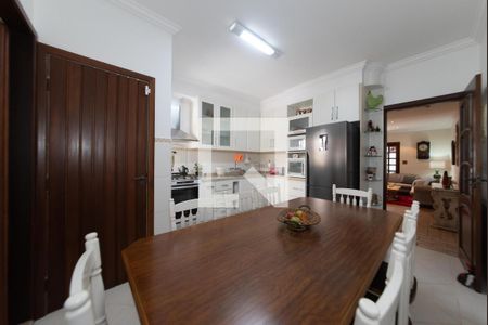 Casa à venda com 174m², 3 quartos e 2 vagas Casa à venda com 174m², 3 quartos e 2 vagasCozinha