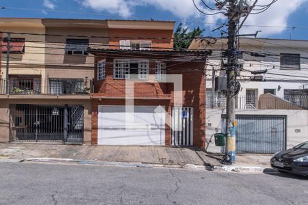 Casa à venda com 174m², 3 quartos e 2 vagas Casa à venda com 174m², 3 quartos e 2 vagasFachada