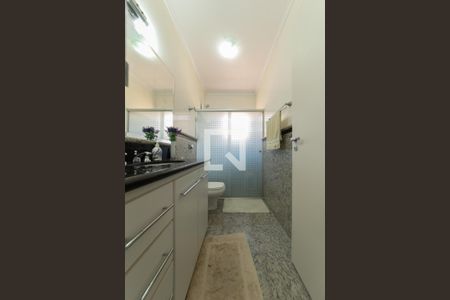 Casa à venda com 174m², 3 quartos e 2 vagas Casa à venda com 174m², 3 quartos e 2 vagasBanheiro