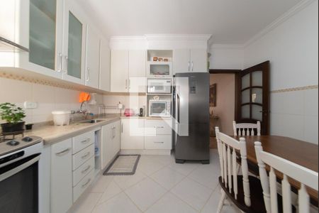 Casa à venda com 174m², 3 quartos e 2 vagas Casa à venda com 174m², 3 quartos e 2 vagasCozinha