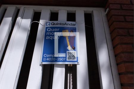 Casa à venda com 174m², 3 quartos e 2 vagas Casa à venda com 174m², 3 quartos e 2 vagasPlaquinha