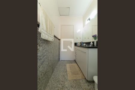 Casa à venda com 174m², 3 quartos e 2 vagas Casa à venda com 174m², 3 quartos e 2 vagasBanheiro