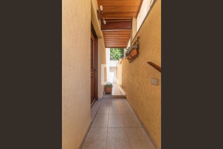 Casa à venda com 174m², 3 quartos e 2 vagas Casa à venda com 174m², 3 quartos e 2 vagasEntrada