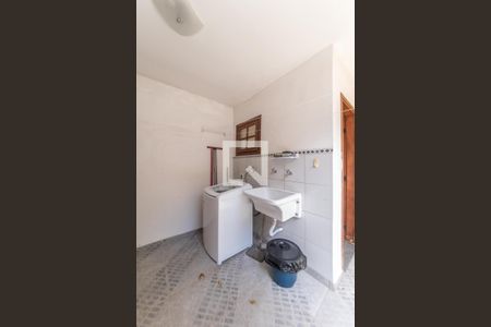 Casa à venda com 174m², 3 quartos e 2 vagas Casa à venda com 174m², 3 quartos e 2 vagasÁrea de Serviço