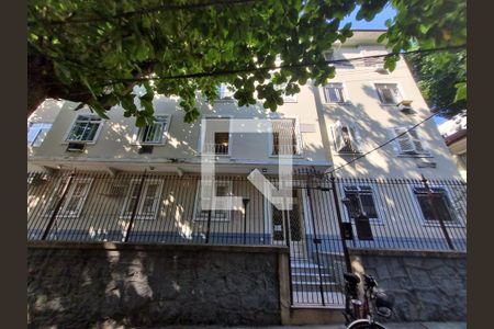 Apartamento à venda com 80m², 3 quartos e sem vaga Apartamento à venda com 80m², 3 quartos e sem vagaFachada