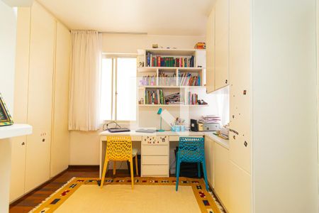 Apartamento à venda com 172m², 3 quartos e 1 vagaBanheiro Quarto 2