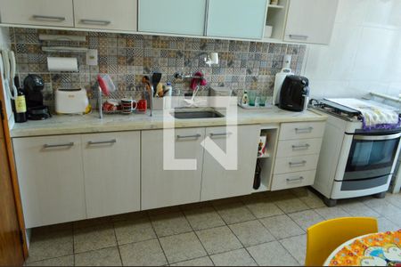 Apartamento à venda com 102m², 2 quartos e 2 vagas Apartamento à venda com 102m², 2 quartos e 2 vagasCozinha