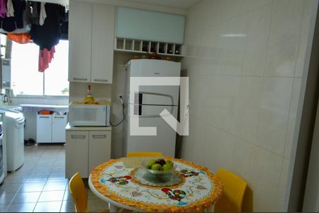 Apartamento à venda com 102m², 2 quartos e 2 vagas Apartamento à venda com 102m², 2 quartos e 2 vagasCozinha