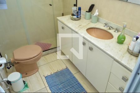 Apartamento à venda com 102m², 2 quartos e 2 vagas Apartamento à venda com 102m², 2 quartos e 2 vagasBanheiro da Suíte