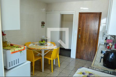 Apartamento à venda com 102m², 2 quartos e 2 vagas Apartamento à venda com 102m², 2 quartos e 2 vagasCozinha