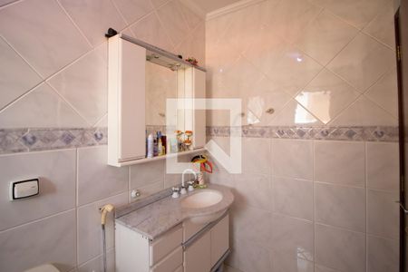 Casa à venda com 341m², 3 quartos e 5 vagasBanheiro do Quarto 2