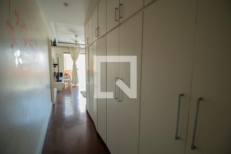 Casa à venda com 341m², 3 quartos e 5 vagasCorredor