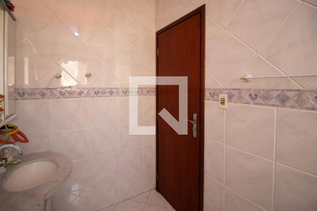 Casa à venda com 341m², 3 quartos e 5 vagasBanheiro do Quarto 2