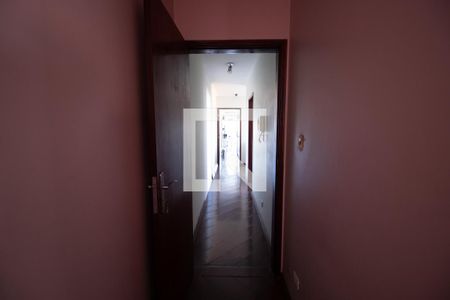 Casa à venda com 341m², 3 quartos e 5 vagasCorredor 