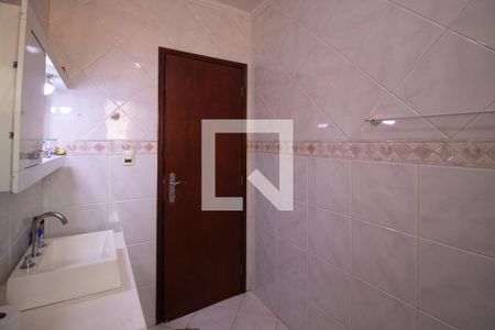 Casa à venda com 341m², 3 quartos e 5 vagasBanheiro do Quarto 1 