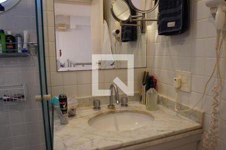 Apartamento à venda com 72m², 1 quarto e 1 vagaBanheiro da Suite