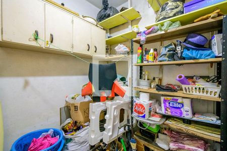 Apartamento à venda com 129m², 3 quartos e 2 vagas Apartamento à venda com 129m², 3 quartos e 2 vagasQuarto de Serviço