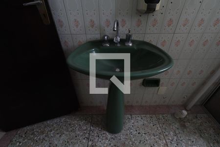 Casa à venda com 250m², 3 quartos e 1 vagaBanheiro 2