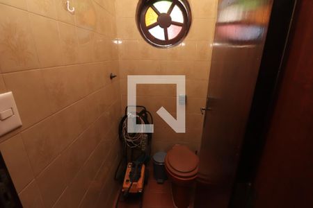 Casa à venda com 240m², 3 quartos e 2 vagasBanheiro de serviço