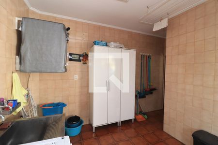 Casa à venda com 240m², 3 quartos e 2 vagasÁrea de Serviço