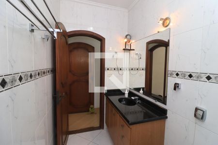 Casa à venda com 240m², 3 quartos e 2 vagasBanheiro da Suíte