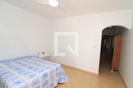 Casa à venda com 240m², 3 quartos e 2 vagasQuarto Suíte