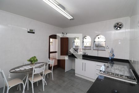 Casa à venda com 240m², 3 quartos e 2 vagasCozinha