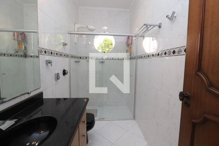 Casa à venda com 240m², 3 quartos e 2 vagasBanheiro da Suíte