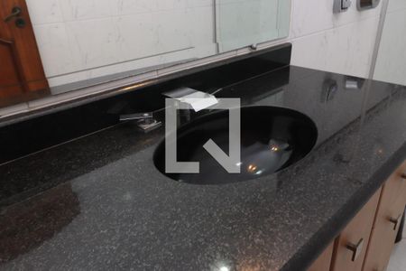 Casa à venda com 240m², 3 quartos e 2 vagasBanheiro Social