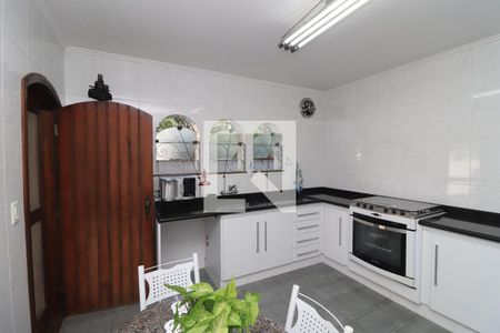 Casa à venda com 240m², 3 quartos e 2 vagasCozinha