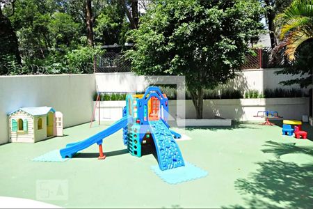 Apartamento à venda com 213m², 3 quartos e 3 vagas Apartamento à venda com 213m², 3 quartos e 3 vagasÁrea comum - Playground