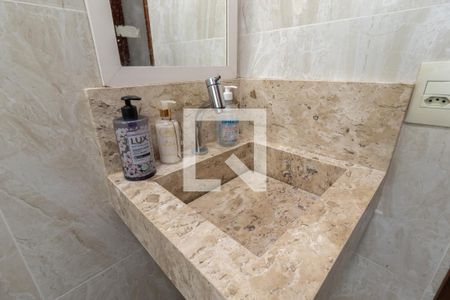 Casa à venda com 89m², 2 quartos e 2 vagasBanheiro 1