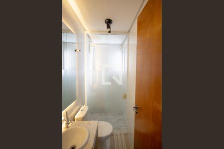 Apartamento à venda com 130m², 2 quartos e 2 vagas Apartamento à venda com 130m², 2 quartos e 2 vagasBanheiro da Suíte