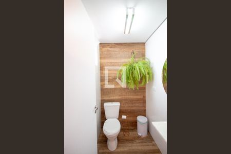 Apartamento à venda com 130m², 2 quartos e 2 vagas Apartamento à venda com 130m², 2 quartos e 2 vagasBanheiro de Serviço