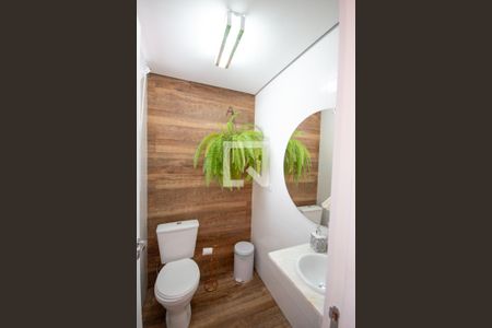 Apartamento à venda com 130m², 2 quartos e 2 vagas Apartamento à venda com 130m², 2 quartos e 2 vagasBanheiro de Serviço