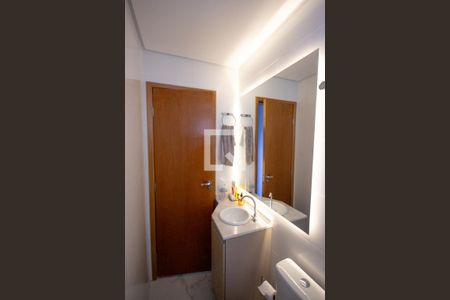 Apartamento à venda com 130m², 2 quartos e 2 vagas Apartamento à venda com 130m², 2 quartos e 2 vagasBanheiro da Suíte