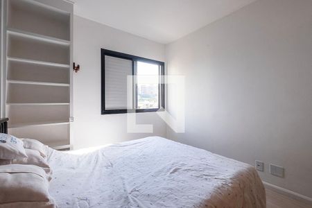 Suíte de apartamento à venda com 3 quartos, 77m² em Alto de Pinheiros, São Paulo