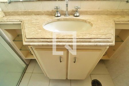 Apartamento à venda com 64m², 2 quartos e 2 vagasSuíte - Banheiro do Quarto 1