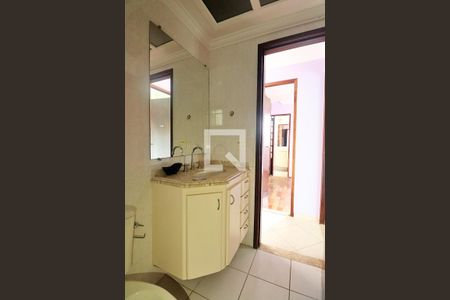 Apartamento à venda com 64m², 2 quartos e 2 vagasBanheiro Social