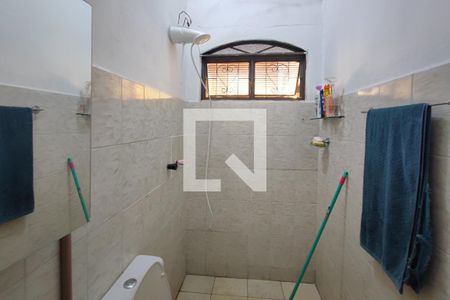 Casa à venda com 600m², 5 quartos e 5 vagasEdícula - Banheiro