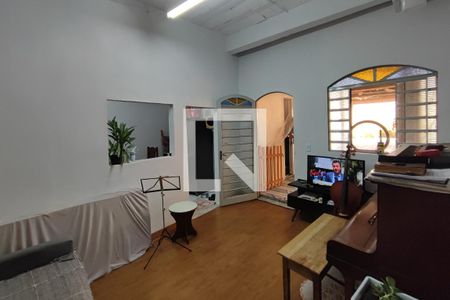 Casa à venda com 600m², 5 quartos e 5 vagasEdícula - Sala