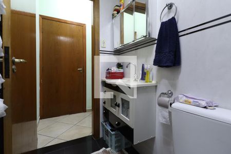 Apartamento à venda com 70m², 2 quartos e 2 vagasBanheiro da Suíte 1