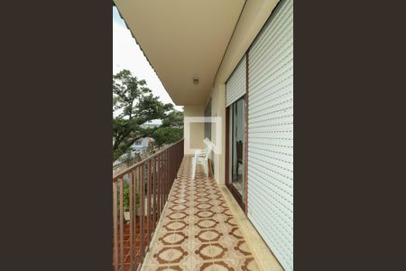 Casa à venda com 452m², 2 quartos e sem vaga Casa à venda com 452m², 2 quartos e sem vagaVaranda