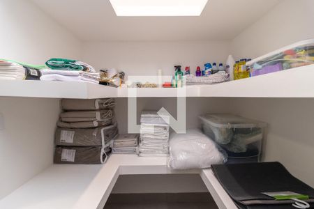 Apartamento à venda com 80m², 2 quartos e 2 vagasDespensa da Cozinha