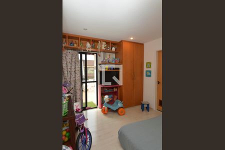 Apartamento à venda com 236m², 3 quartos e 2 vagas Apartamento à venda com 236m², 3 quartos e 2 vagasQuarto 2