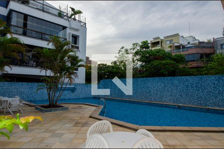 Apartamento à venda com 236m², 3 quartos e 2 vagas Apartamento à venda com 236m², 3 quartos e 2 vagasÁrea comum