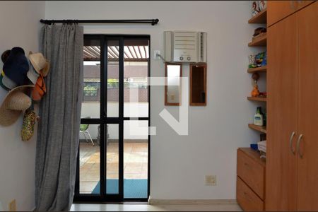 Apartamento à venda com 236m², 3 quartos e 2 vagas Apartamento à venda com 236m², 3 quartos e 2 vagasQuarto 1