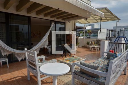 Apartamento à venda com 236m², 3 quartos e 2 vagas Apartamento à venda com 236m², 3 quartos e 2 vagasVaranda gourmet